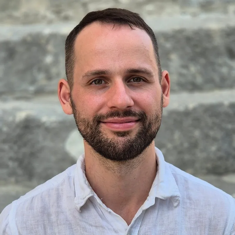 Jakob Essen, Osteopath in Paphos